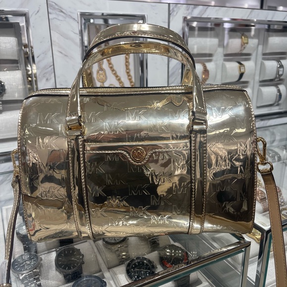 MICHAEL KORS Jet Set Medium Metallic Logo Debossed Satchel
Pale Gold
NWT - Picture 2 of 16